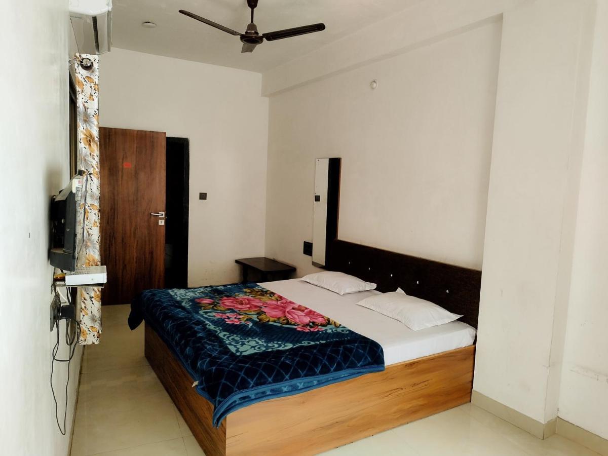 Hotel Guru Kripa - 500Mtr From Shreenathji Temple Nathdwara Luaran gambar
