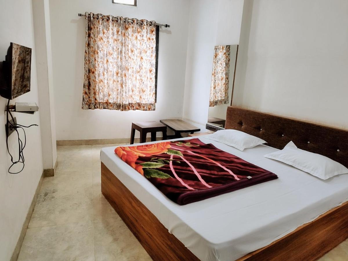 Hotel Guru Kripa - 500Mtr From Shreenathji Temple Nathdwara Luaran gambar