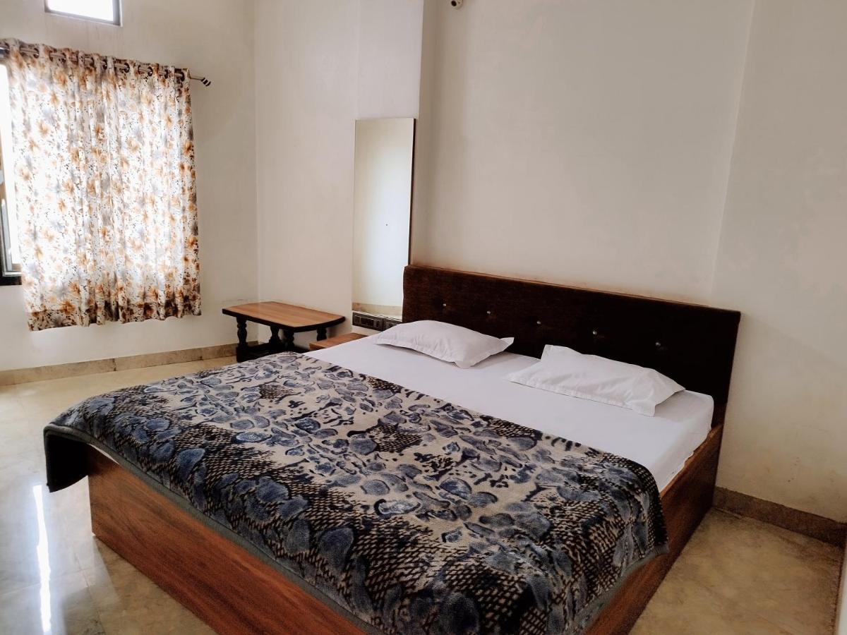 Hotel Guru Kripa - 500Mtr From Shreenathji Temple Nathdwara Luaran gambar