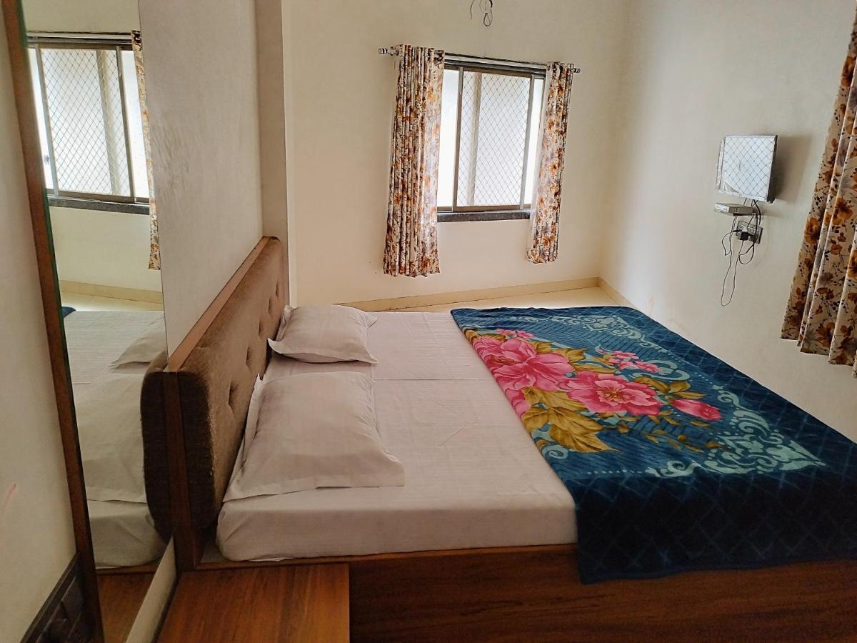 Hotel Guru Kripa - 500Mtr From Shreenathji Temple Nathdwara Luaran gambar
