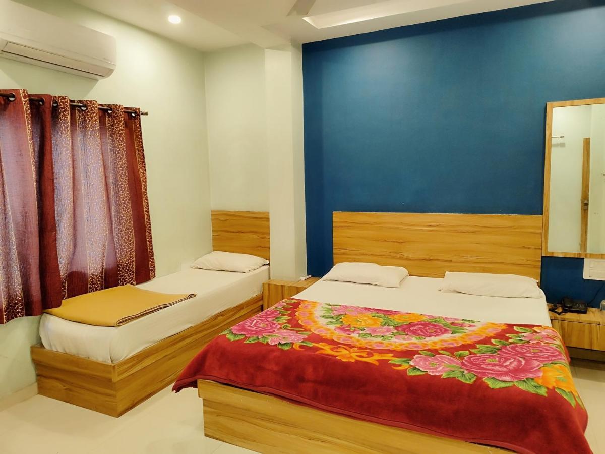 Hotel Guru Kripa - 500Mtr From Shreenathji Temple Nathdwara Luaran gambar
