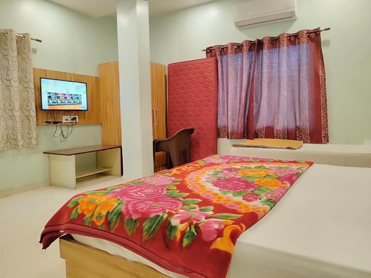 Hotel Guru Kripa - 500Mtr From Shreenathji Temple Nathdwara Luaran gambar